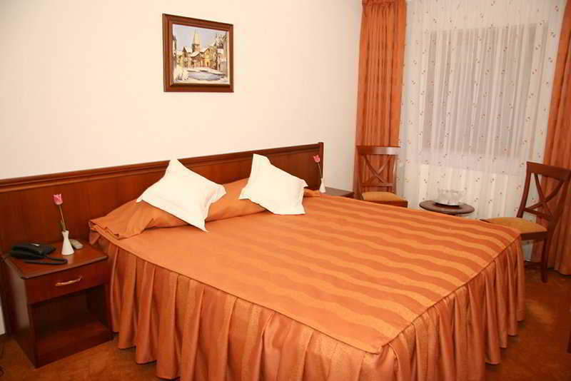 Hotel Reina Bukarest Exteriör bild
